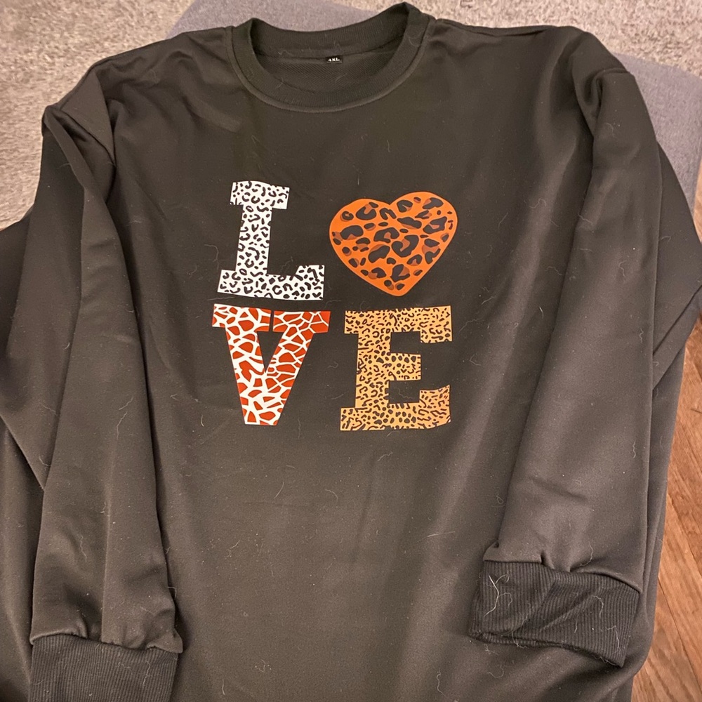 Black Love Graphic Sweatshirt